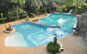 Naiberi River Campsite & Resort